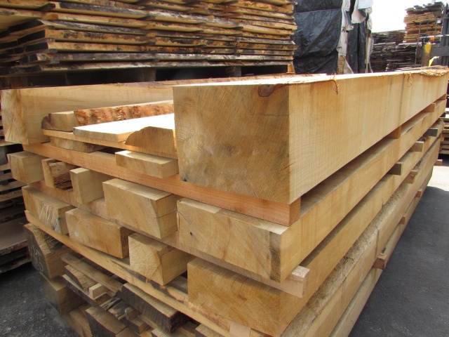 楢（ナラ）　無垢材