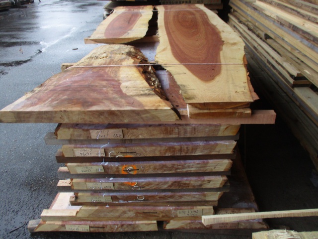 真樺（マカバ）　無垢材