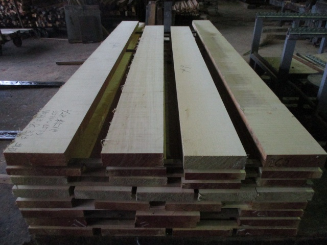 米檜葉（ベイヒバ）　無垢材