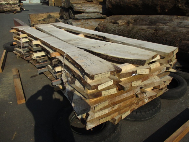 胡桃（クルミ）　無垢材