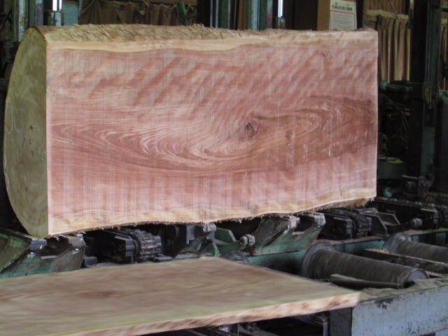 真樺（マカバ）　無垢材