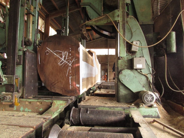 ウォールナット　無垢材