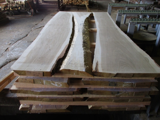 楢（ナラ）　無垢材