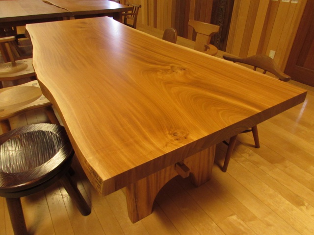 欅（ケヤキ）　一枚板