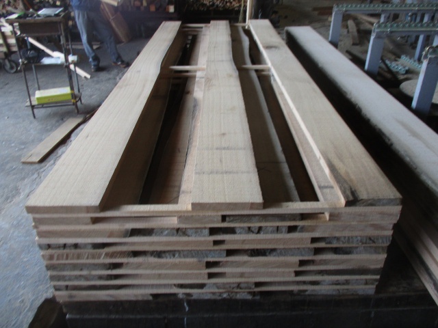 ホワイトセラヤ　無垢材