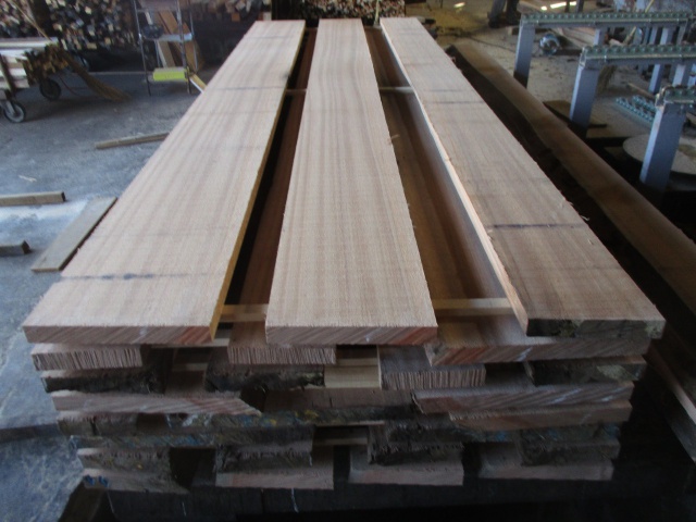 レッドセラヤ　無垢材