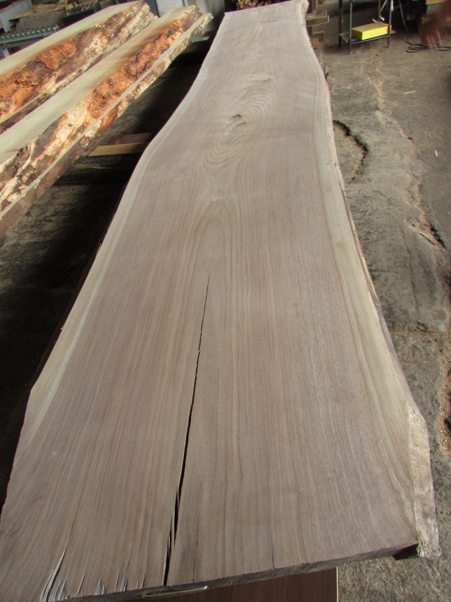 ウォールナット　一枚板