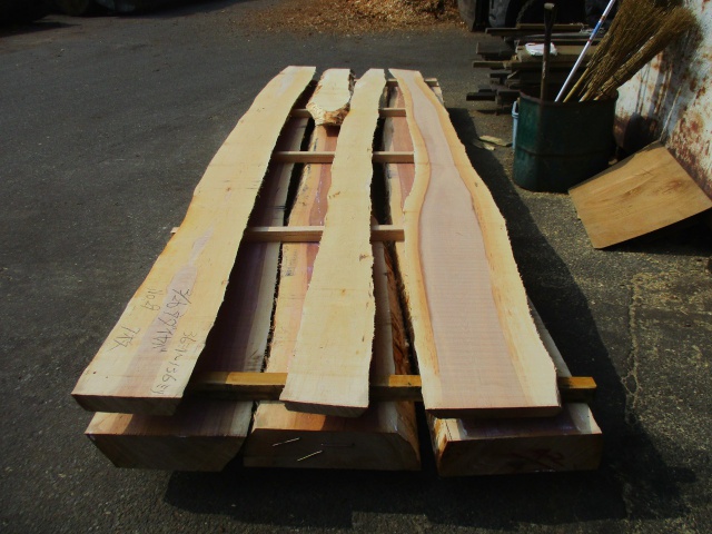 真樺（ウダイカンバ）　無垢材