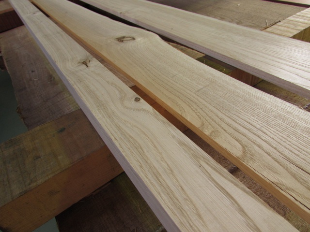 栗（クリ）　無垢材