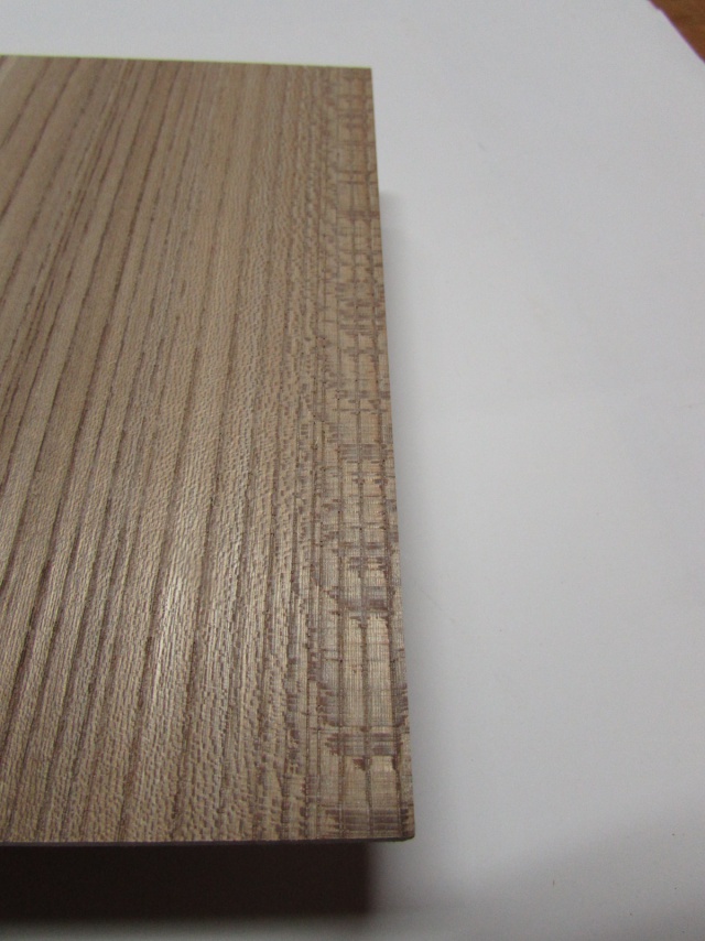 楡（ニレ）　無垢材