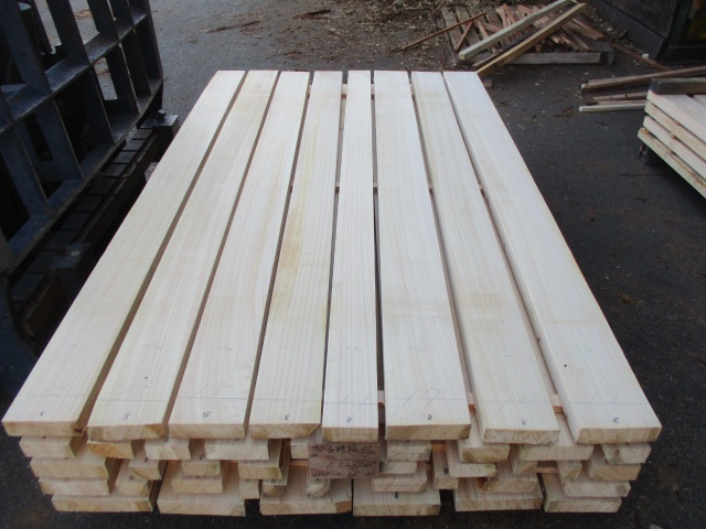 吉野檜（ヨシノヒノキ）　無垢材