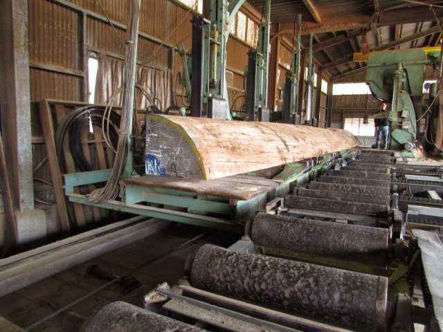 アフリカンマホガニー　無垢材