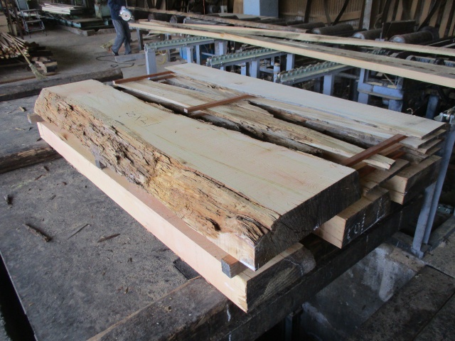 姫小松（ヒメコマツ）　無垢材