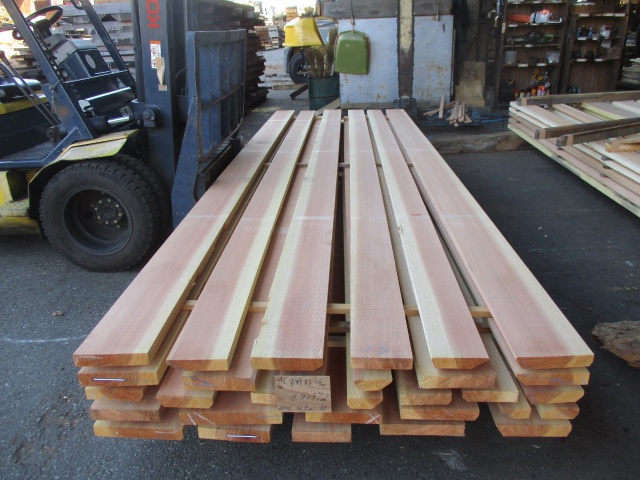 吉野杉（ヨシノスギ）　無垢材