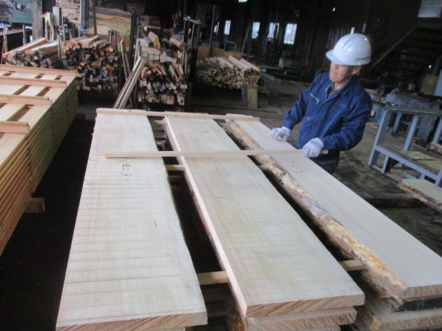 米松（ベイマツ）　無垢材