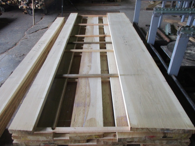 楢（ナラ）　無垢材