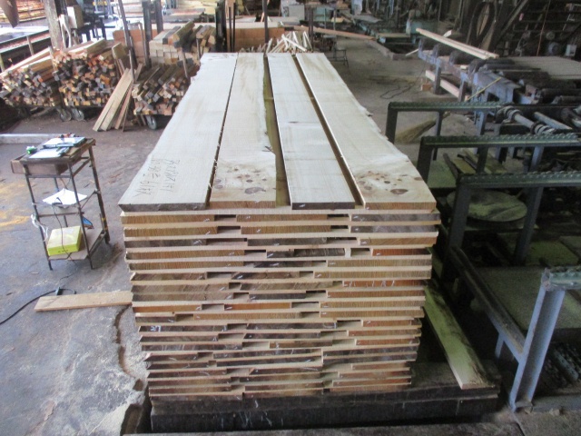 スプルース　無垢材