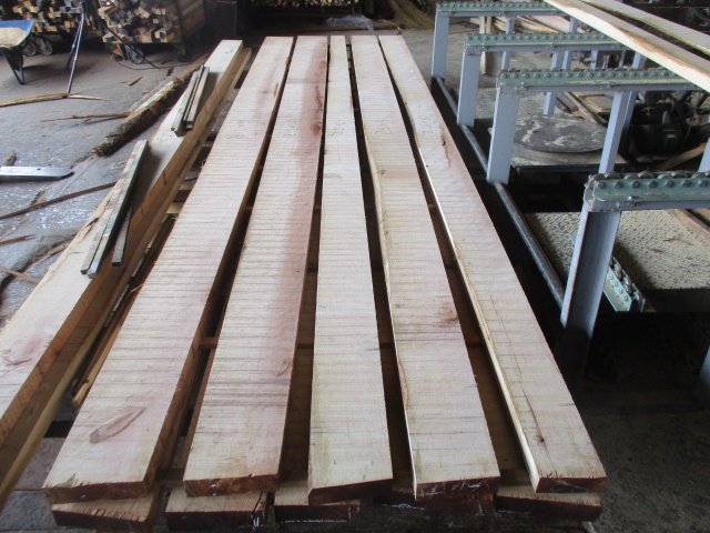 一位樫（イチイカシ）　無垢材