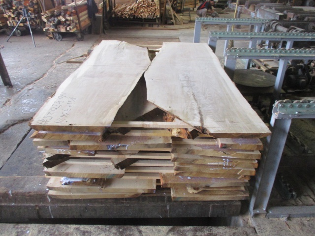 楢（ナラ）　無垢材