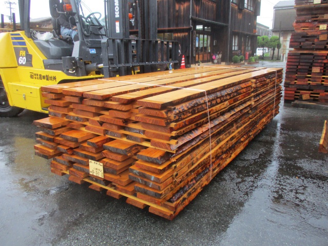 米栂（ベイツガ）　無垢材