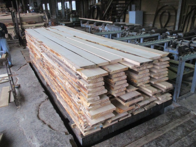 米栂（ベイツガ）　無垢材