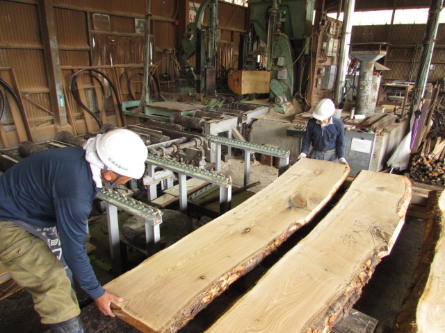 栗（クリ）　無垢材