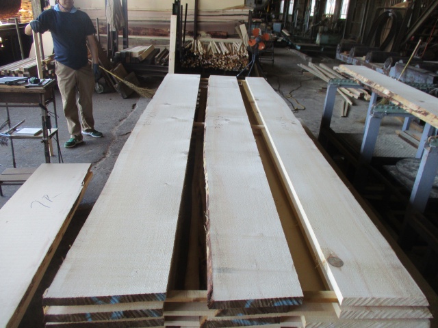 スプルース　無垢材