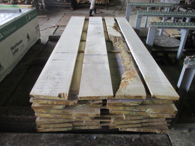 楢（ナラ）　無垢材