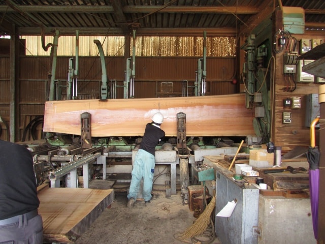 欅（ケヤキ）　無垢材