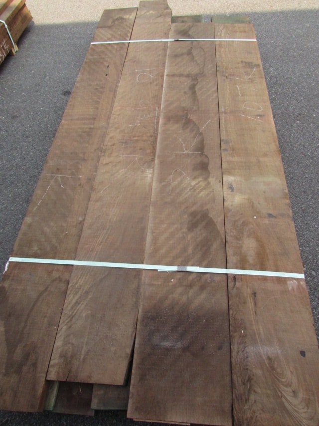 ウォールナット　無垢材