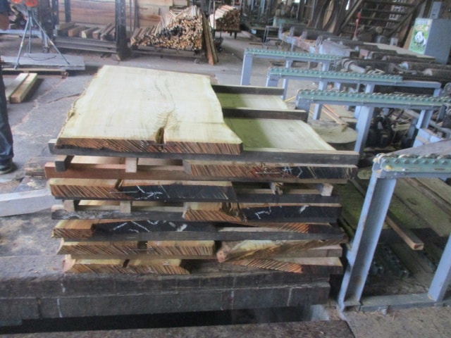 山桜（ヤマザクラ）　無垢材