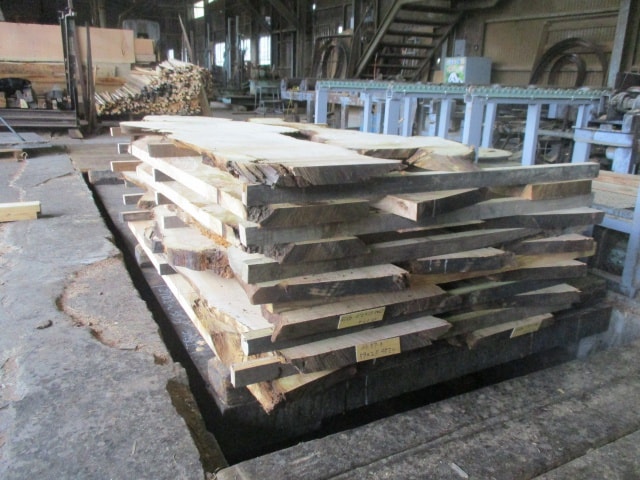 山桜（ヤマザクラ）　無垢材