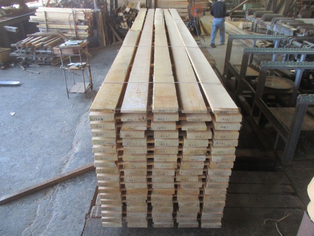 米松（ベイマツ）　無垢材