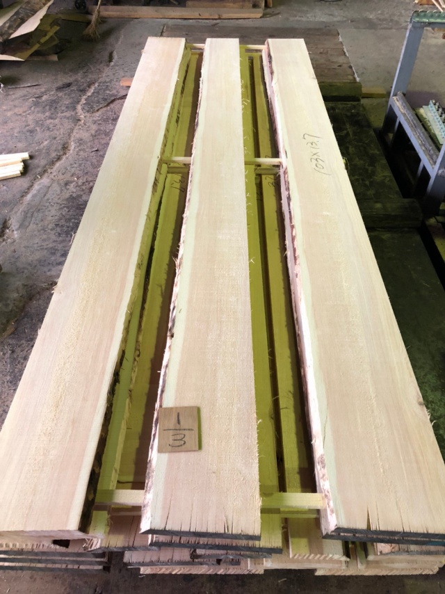 スプルース　無垢材