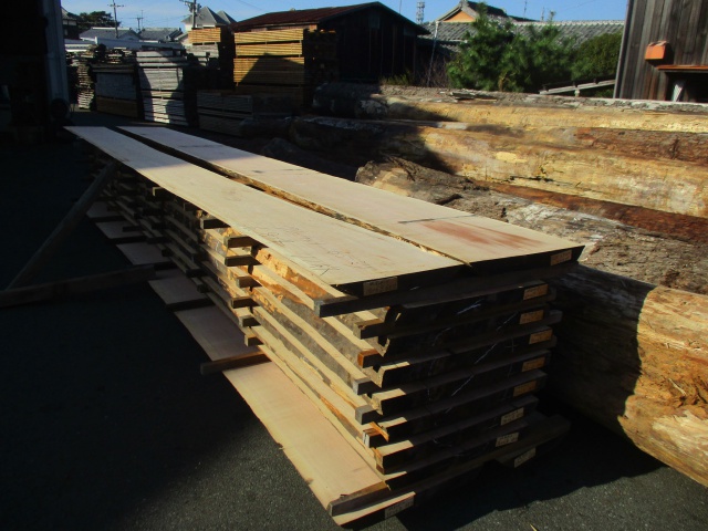 チェリー　無垢材