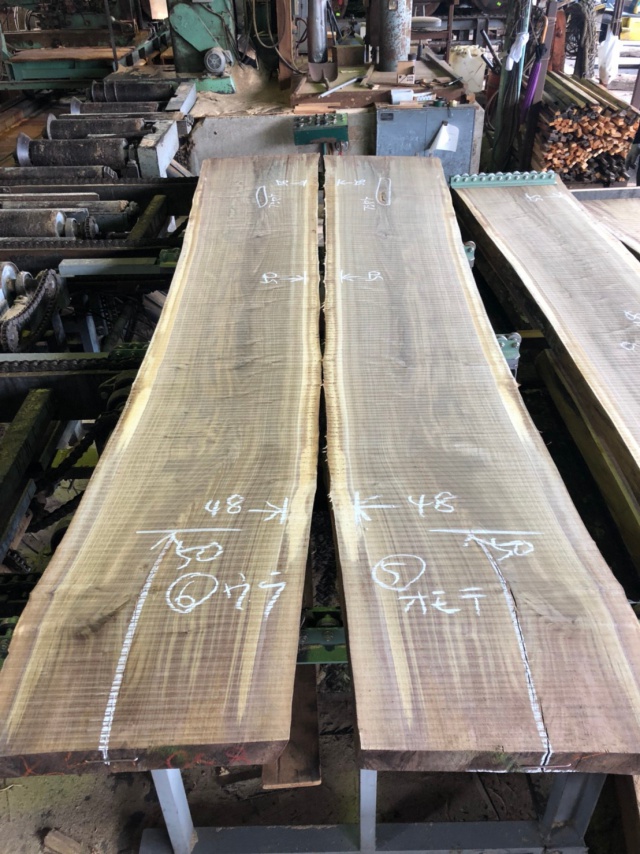 ウォールナット　無垢材