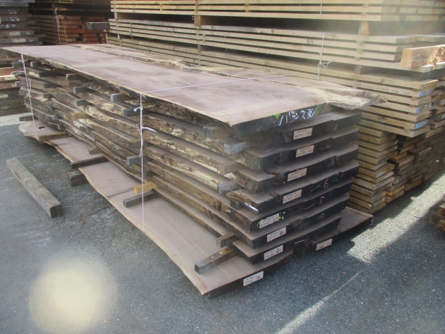 ウォールナット　無垢材