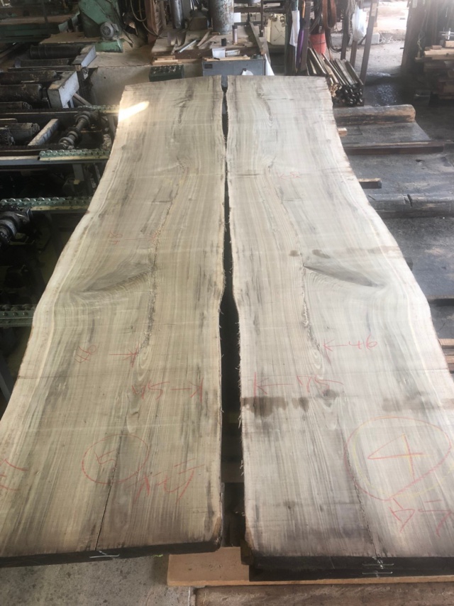 ウォールナット　無垢材