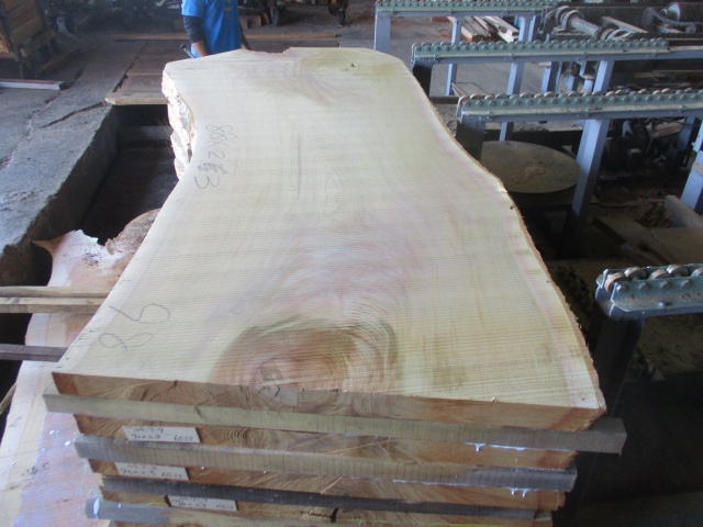 欅（ケヤキ）　無垢材