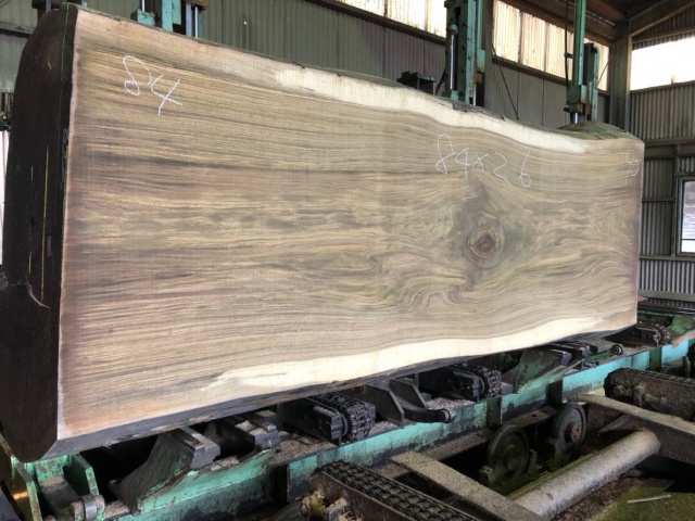 ウォールナット　無垢材