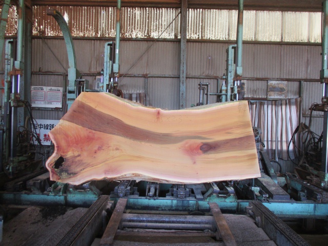 欅（ケヤキ）　無垢材