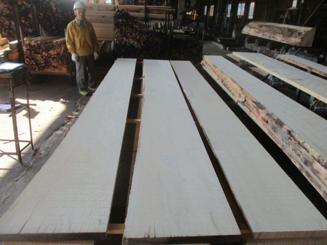 スプルース　無垢材