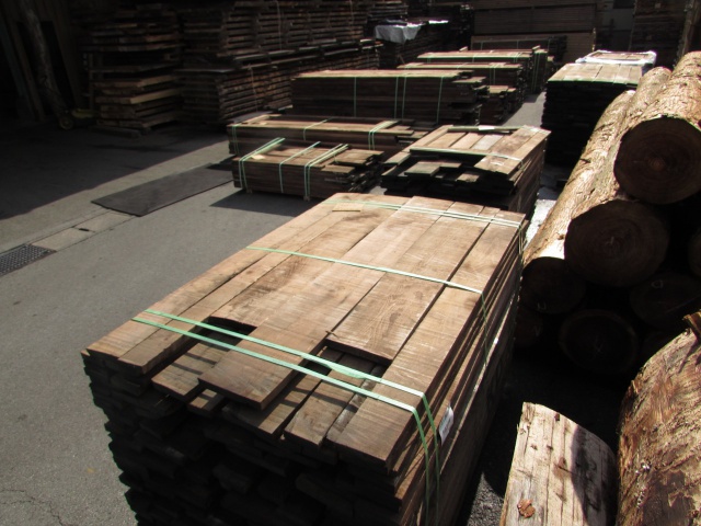 ウォールナット　無垢材