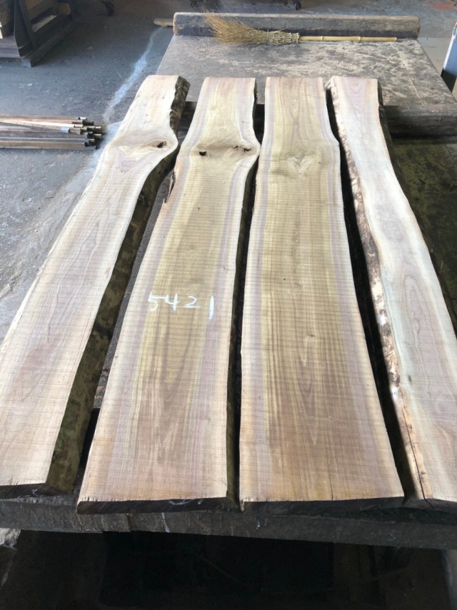 ウォールナット　無垢材