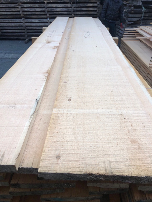 スプルース　無垢材