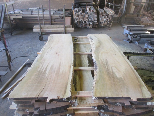 山桜（ヤマザクラ）　無垢材