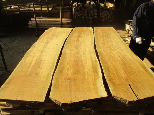 山桜（ヤマザクラ）　無垢材