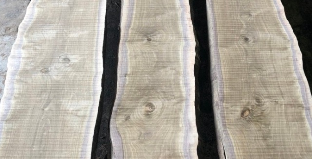 ウォールナット　無垢材