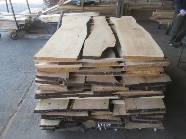 山桜（ヤマザクラ）　無垢材