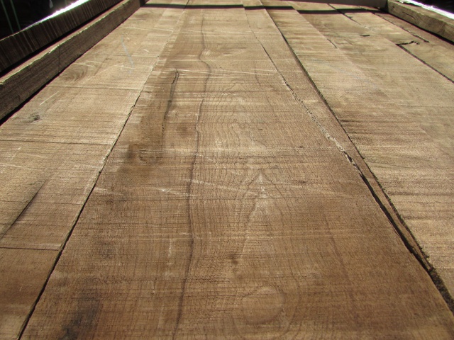 ウォールナット　無垢材